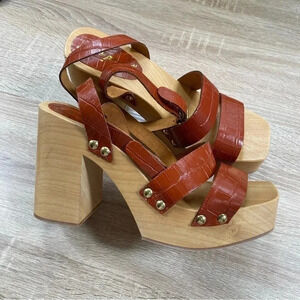 New Free People Mallory Clogs Wood Heel Sandal Shoes  in Luggage Brown 11